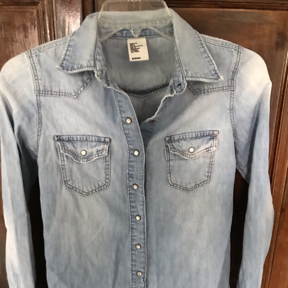 Western style chambray collared shirt
